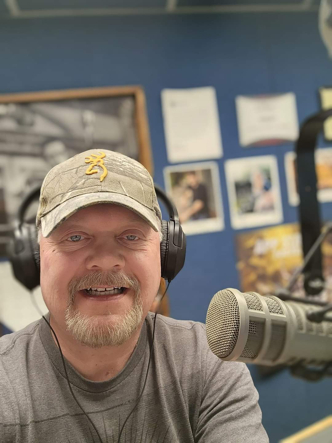 Ronnie Moretz catgutandjugs@curtismedia.com